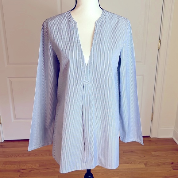 Theory light blue pinstriped cotton tunic with button back slit opening NWOT - Picture 1 of 10